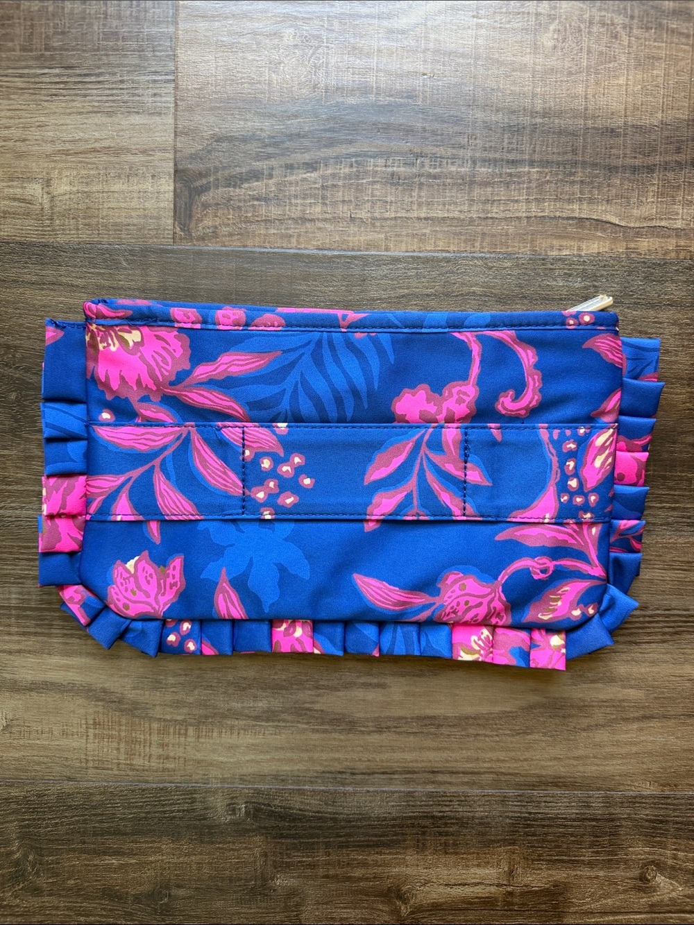 New Lilly Pulitzer Floral Ruffle Zip Clutch w/ Gold Signature Medallion - Picture 2 of 5